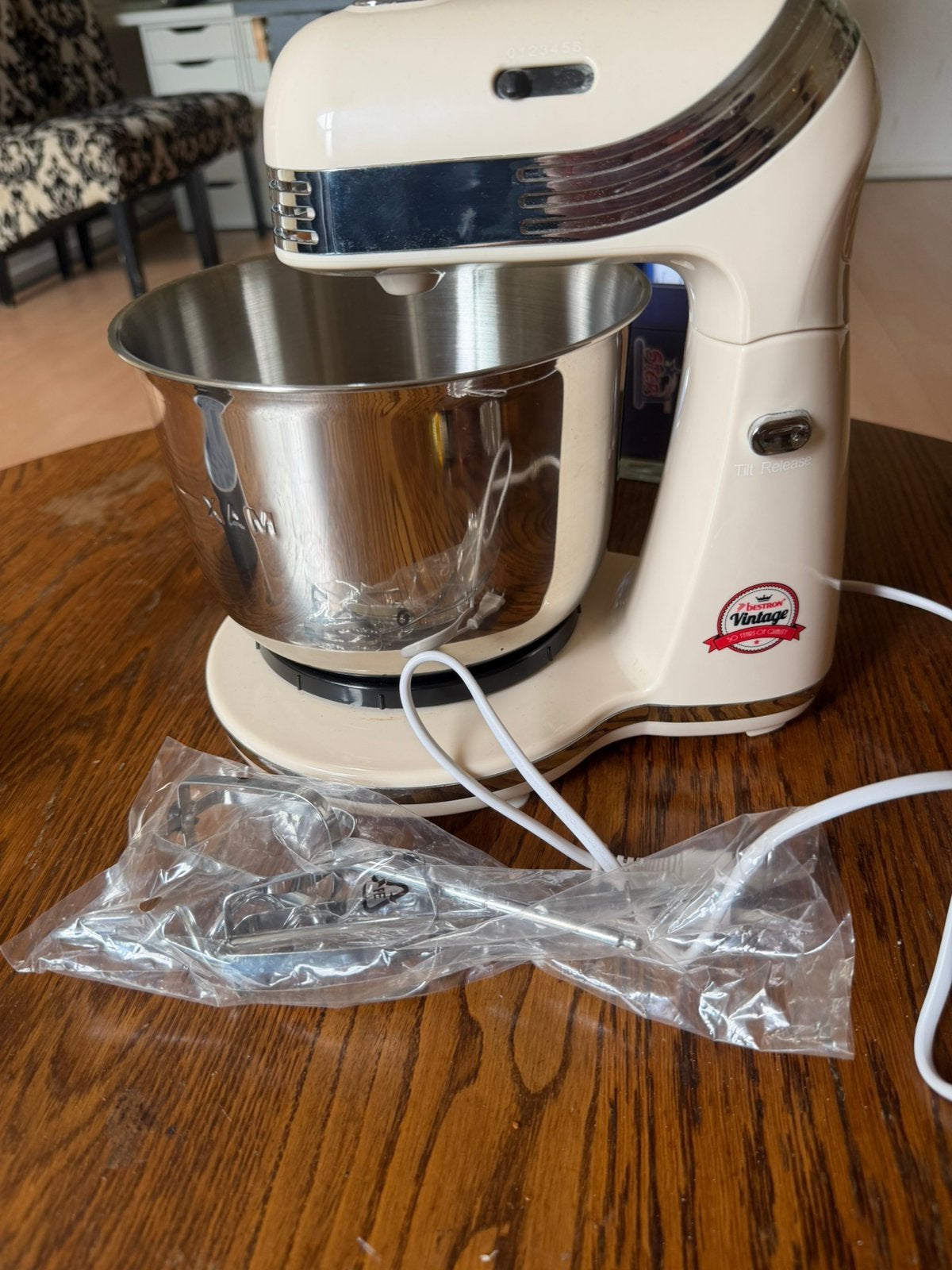 Bestron vintage keukenmixer -Nieuwe, 3 tot 4 liter, Ophalen of Verzenden, Nieuw, 3 snelheden of meer