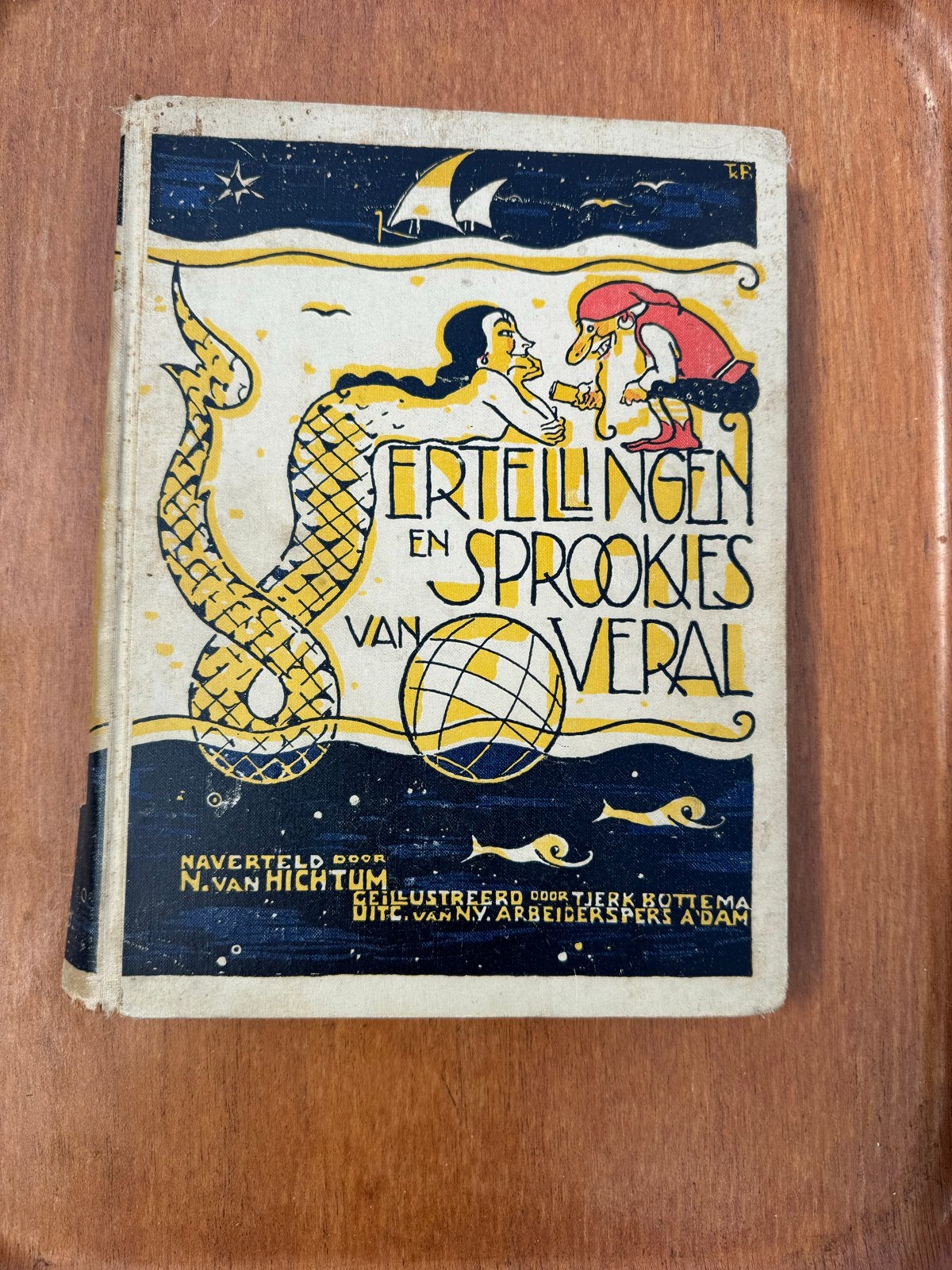 Vertellingen en Sprookjes van Overal - N. van Hichtum (1931), Ophalen of Verzenden, Gelezen