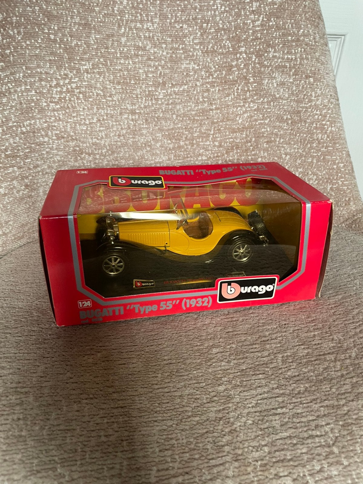 Bburago 1932 Bugatti Type 55, 1:24  In doos, Ophalen, Zo goed als nieuw, Auto, Bburago