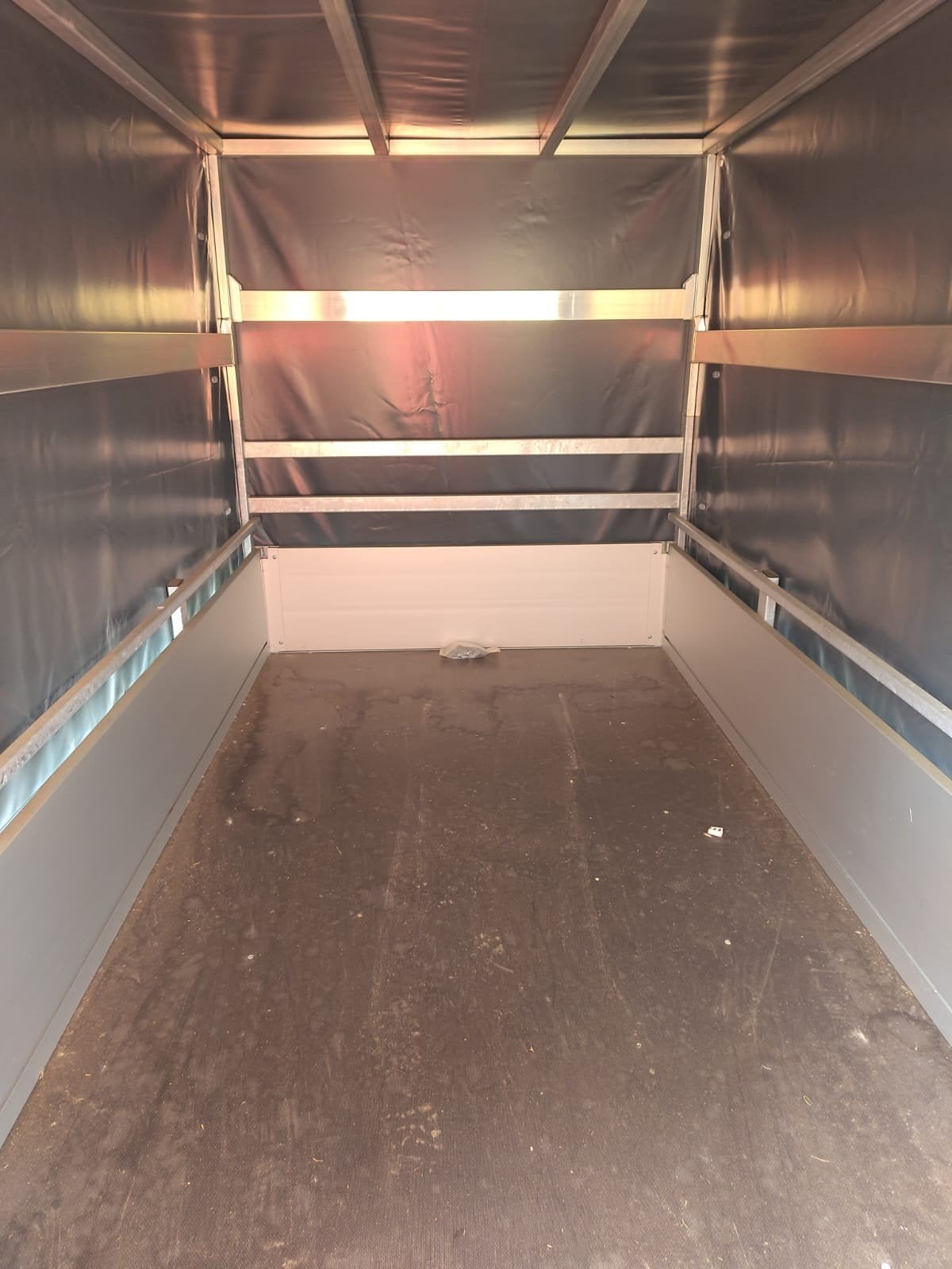 Huur aanhangwagen met huif - 250x130x150cm, Auto diversen, Aanhangers en Bagagewagens, Ophalen of Verzenden