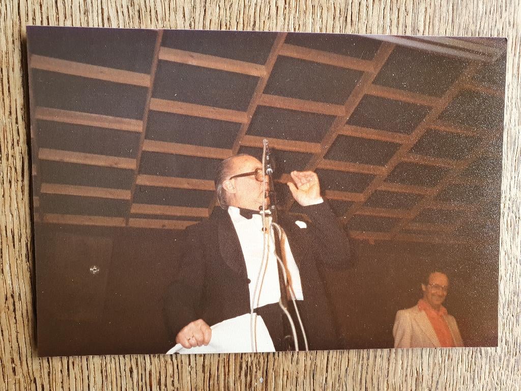 Dolf Brouwers (Sjef van Oekel) + Barend Servet foto 1981, Ophalen of Verzenden, Gebruikt, Foto of Kaart, Gesigneerd