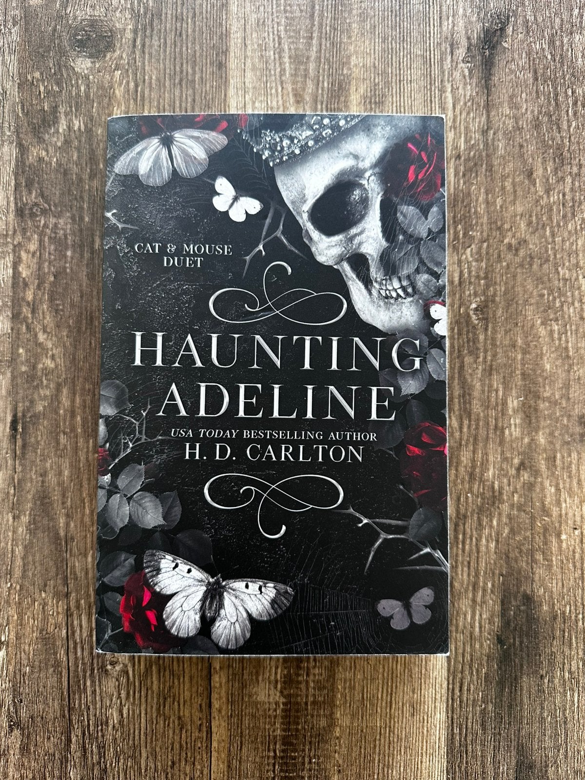 Haunting Adeline - H.D Carlton (Engels), Ophalen of Verzenden, Zo goed als nieuw