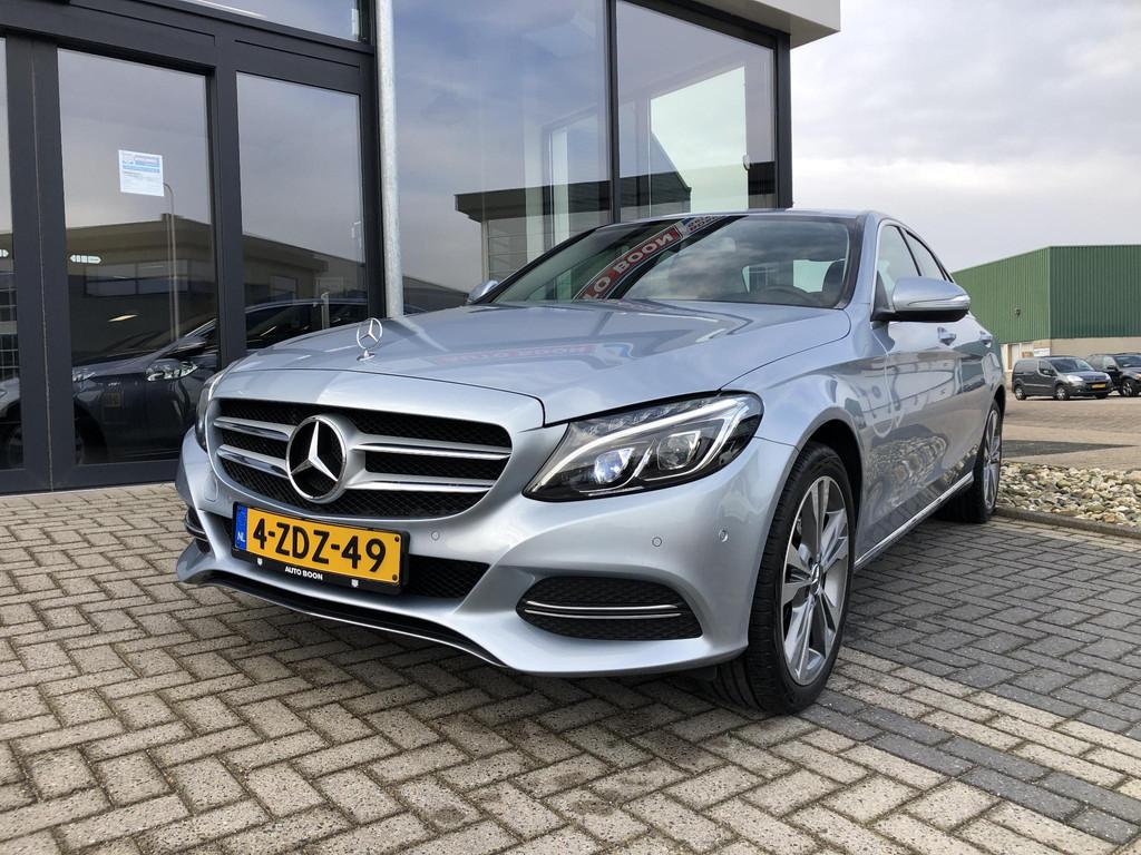 Mercedes-Benz C-klasse 180 156PK AVANTGARDE NAVI/CLIMA/LED/2, Auto's, Gebruikt, Handgeschakeld, Sedan, 695 kg