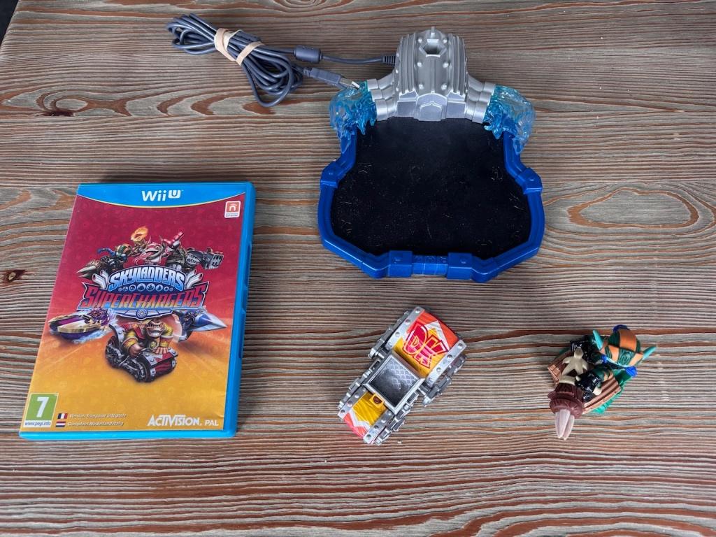Skylanders SuperChargers Game + Portal + Figuren, Avontuur en Actie, Gebruikt, 2 spelers, Ophalen of Verzenden