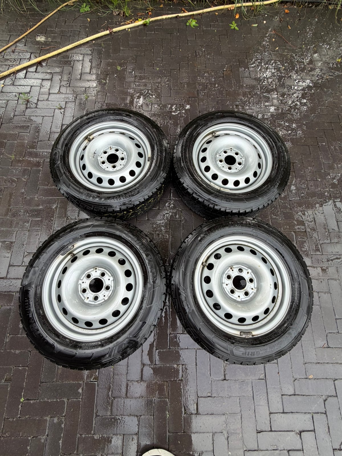 Mercedes Vito banden en velgen 205/65R/16V, Ophalen, Bestelwagen, 16 inch, Banden en Velgen