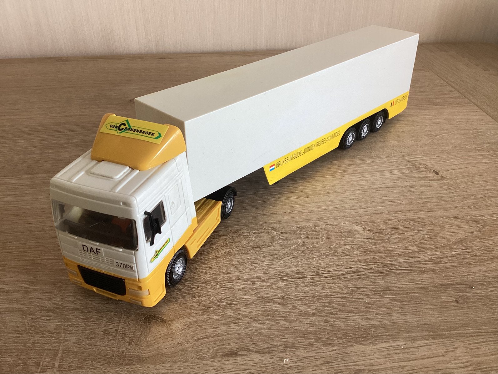 Nette DAF met Spiegels en oplegger CRANENBROEK, Ophalen of Verzenden, Zo goed als nieuw, Bus of Vrachtwagen, Lion Toys