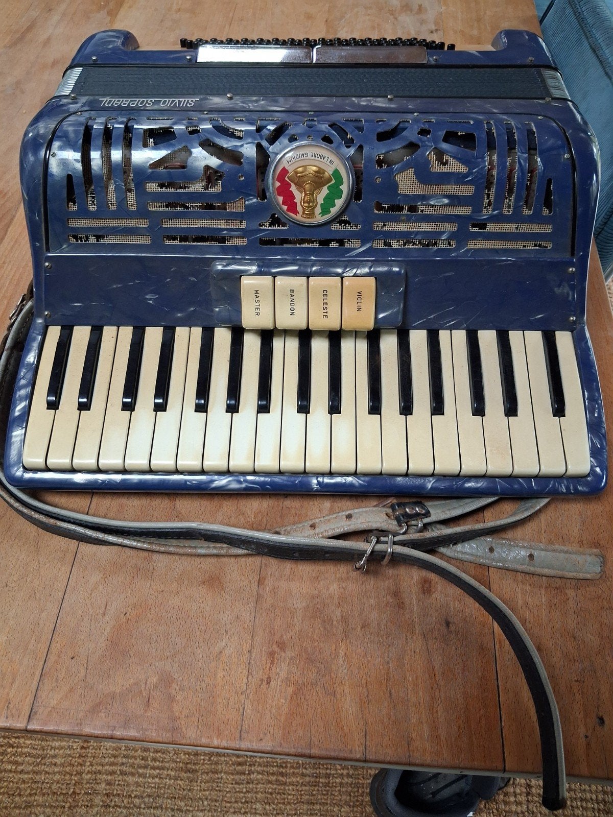 Vintage accordeon Silvio Soprani, Gebruikt, 80-bas, Met koffer, Toetsaccordeon