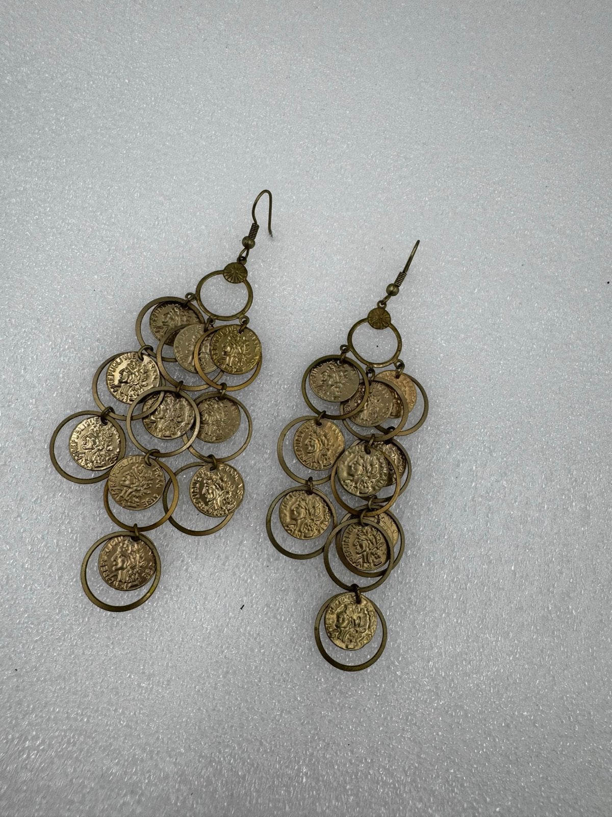 Gouden munt oorbellen - Hangers, Overige materialen, Ophalen of Verzenden, Goud, Hangers