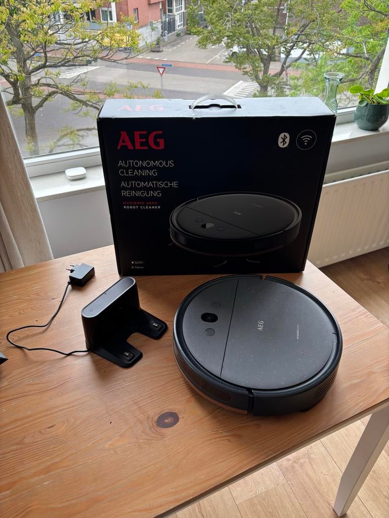 AEG Hygienic 6000 Robotstofzuiger met dweilfunctie, Ophalen of Verzenden, Zo goed als nieuw, Robotstofzuiger, Minder dan 1200 watt