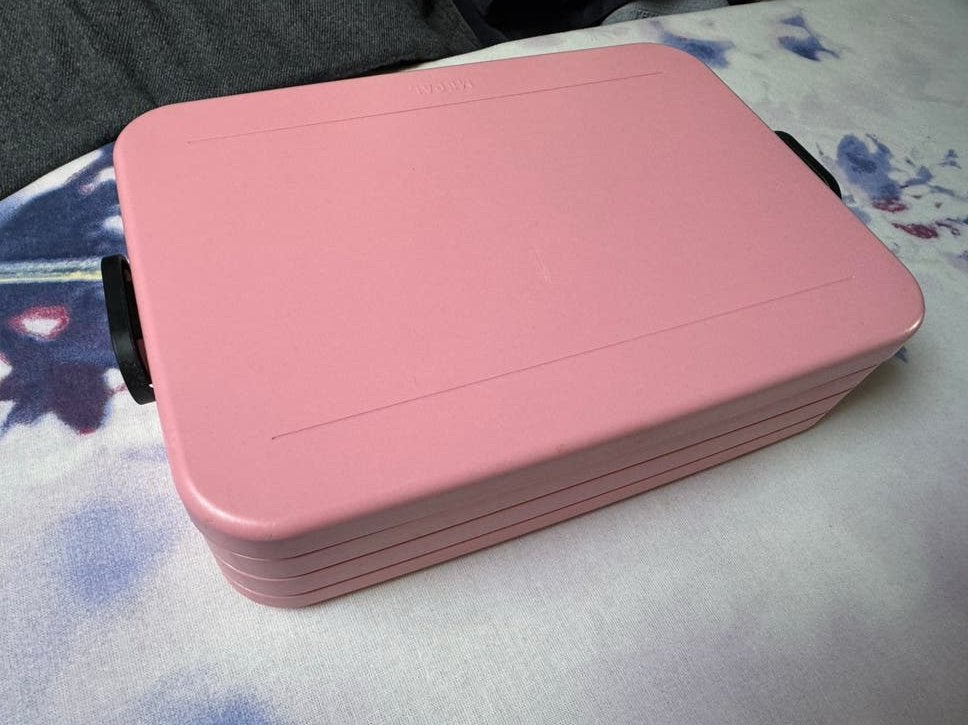 Mooie grote roze broodtrommel van Mepal, Ophalen, Zo goed als nieuw