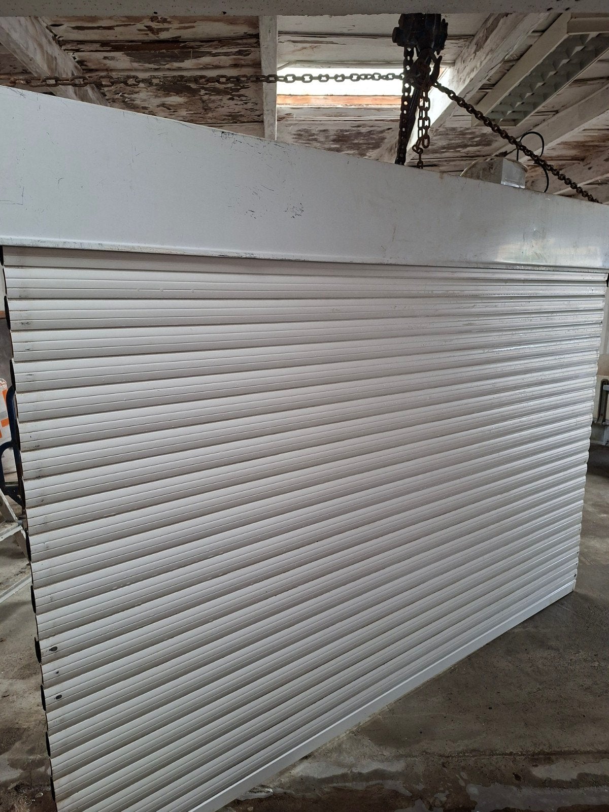 Te koop goed werkende  garage roldeur  electrisch, Doe-het-zelf en Verbouw, Rolluiken, Ophalen of Verzenden, Gebruikt, 200 cm of meer