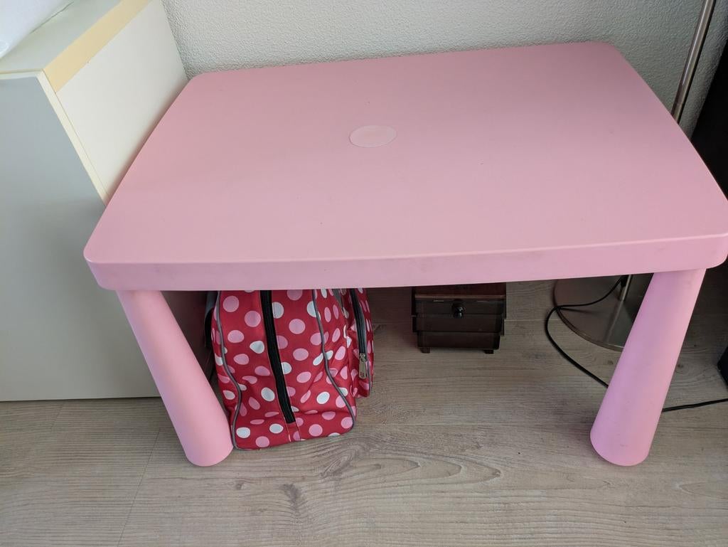 Roze kinder speeltafel, Kinderen en Baby's, Kinderkamer | Tafels en Stoelen, Ophalen, Gebruikt, Tafel(s)