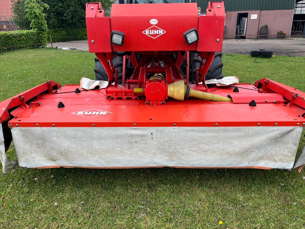 Kuhn fc313 ff frontmaaier, Ophalen, Weidebouw