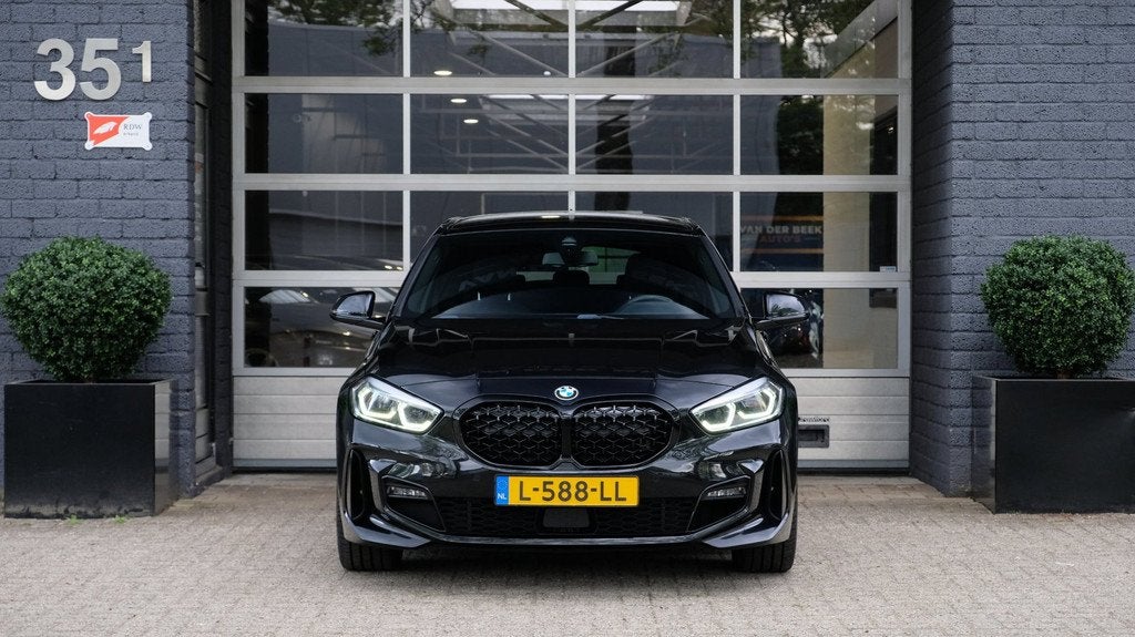 BMW 1-serie 120i M-Sport|Aero Pack|Live Cockpit|Shadow Line, Auto's, BMW, 1998 cc, 730 kg, Gebruikt, 4 cilinders