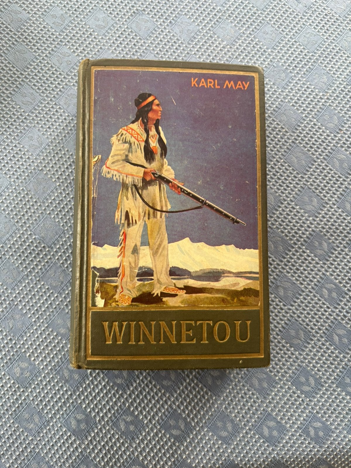 Boek winnetou 1e druk, Ophalen of Verzenden, Zo goed als nieuw