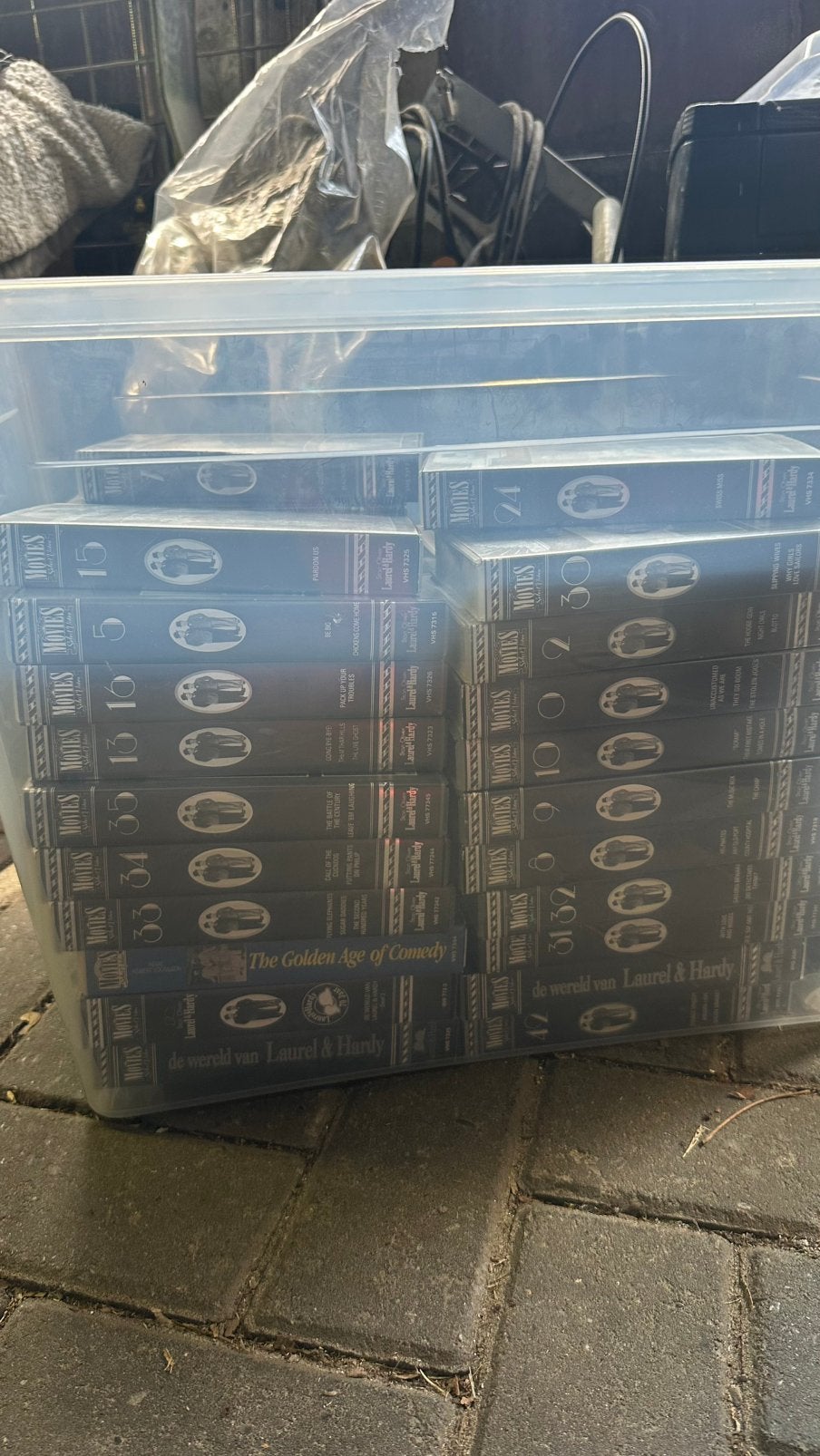 Laurel en hardy videobanden kist vol, Ophalen, Zo goed als nieuw