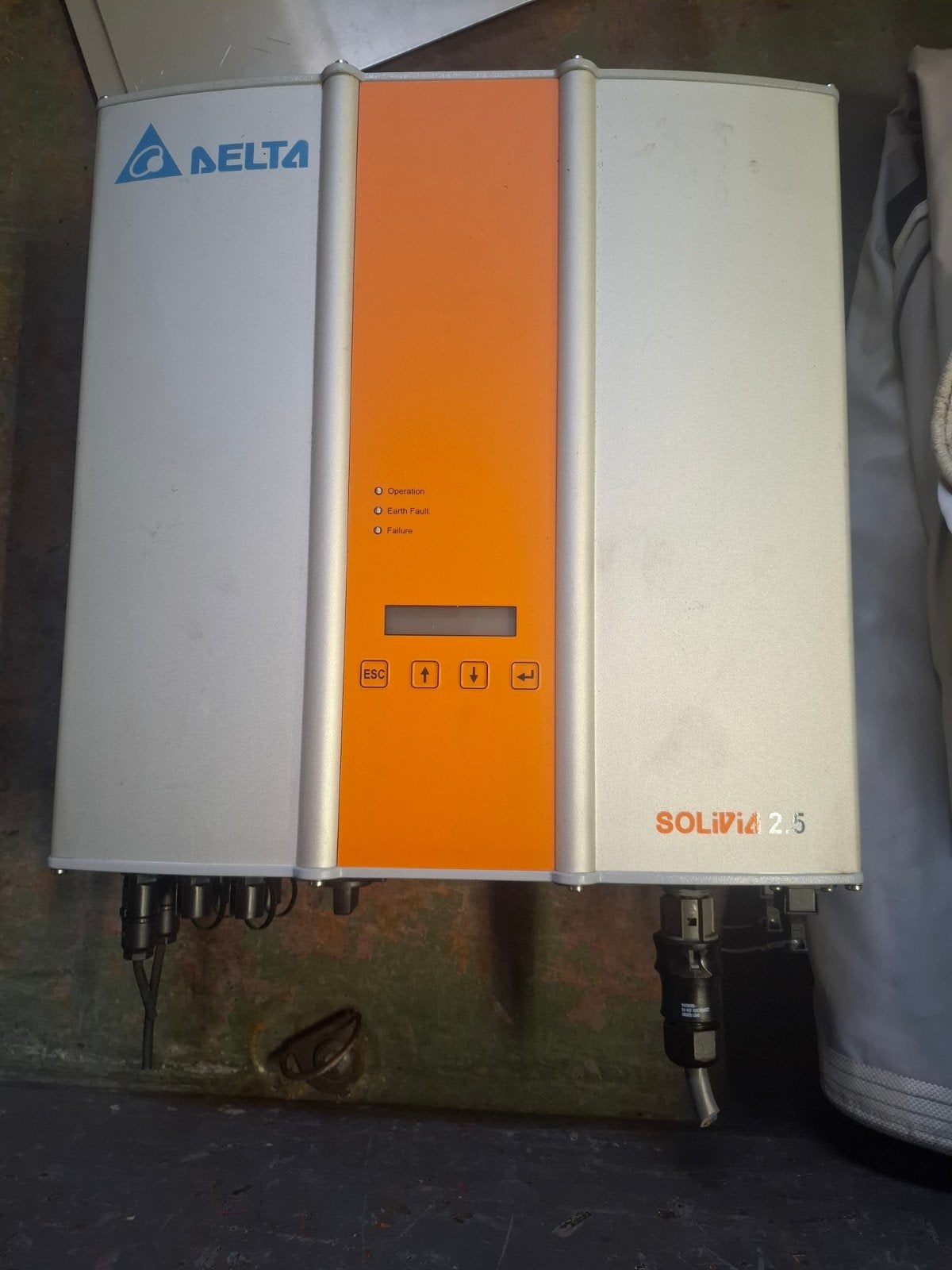 Delta Solivia 2.5 omvormer voor zonnepanelen, Ophalen, Gebruikt