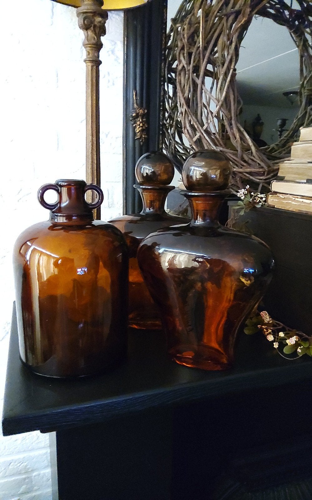 Set kruik en 2 grote sierkaraffen bruin / amber van glas, Antiek en Kunst, Antiek | Glas en Kristal, Ophalen