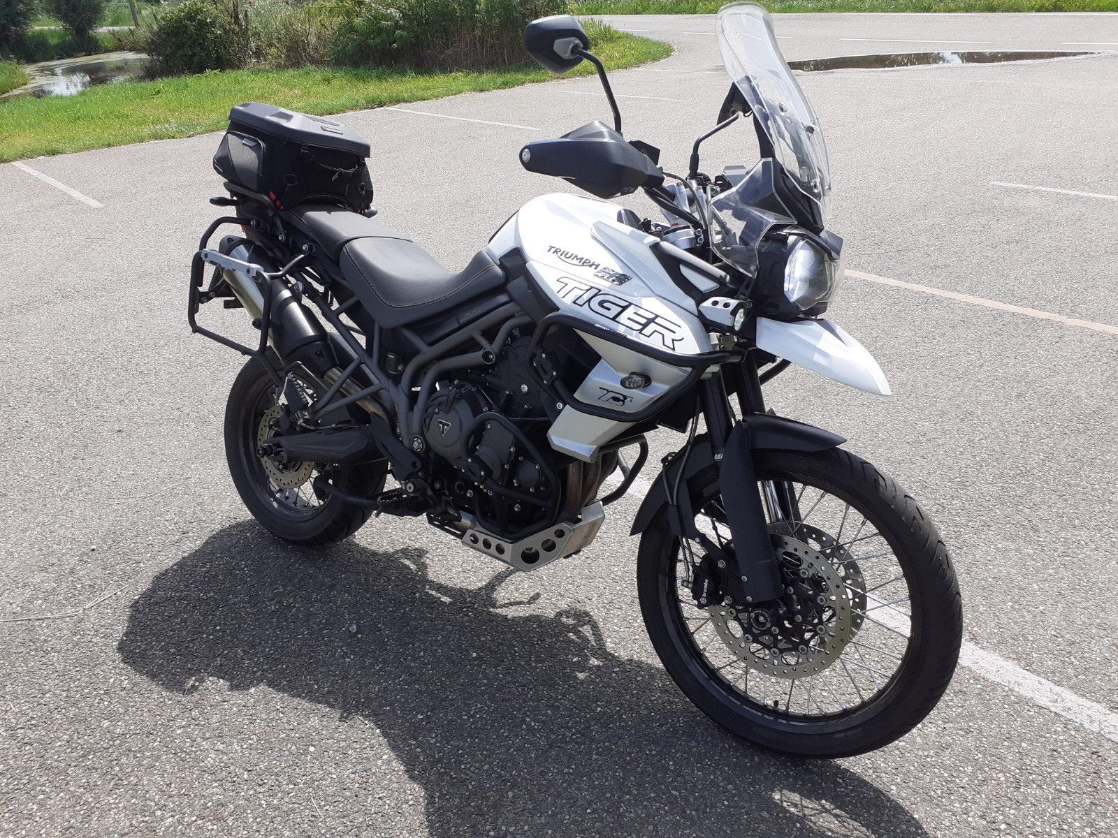 Tiger Triumph 800 XCX 2019 ,Koffers, TFT dashboard,ect., Ophalen