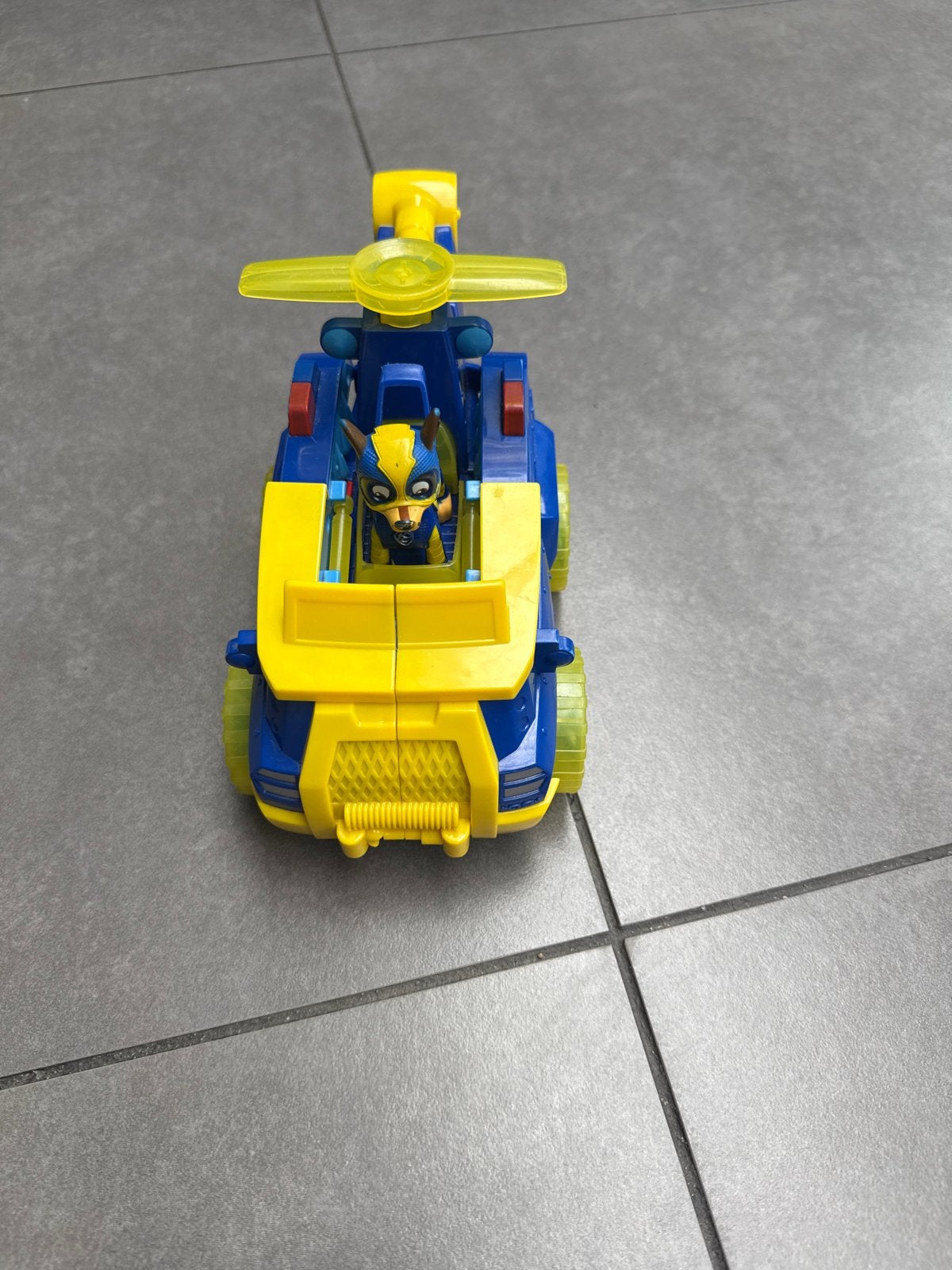 Paw Patrol Chase 2-in-1 Voertuig Auto & Vliegtuig met pijltj, Ophalen, Zo goed als nieuw