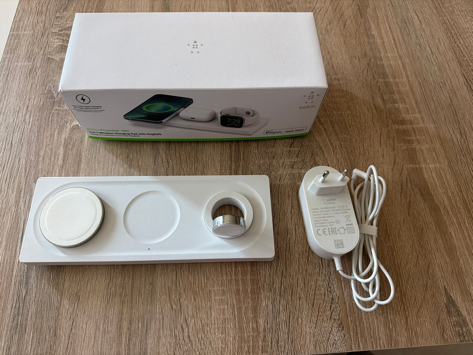 Belkin BOOSTCHARGE PRO 3-in-1 Draadloze Oplader met MagSafe, Draadloze oplader, Ophalen of Verzenden, Zo goed als nieuw, Apple