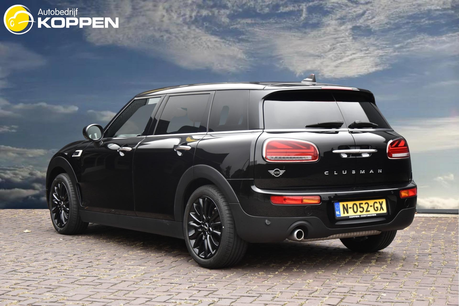 MINI Clubman Mini 1.5 Cooper Business Edition Automaat, Auto's, 12 maanden, 136 pk, Gebruikt, Leder en Stof