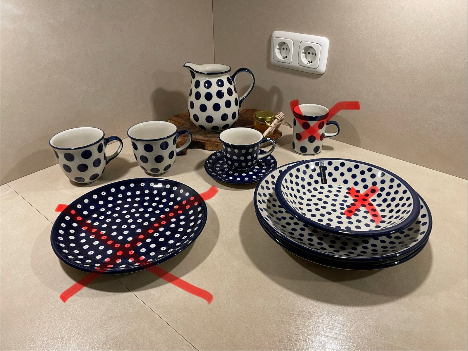 Bunzlau Castle servies stippen decor – Nieuw, Nieuw, Ophalen of Verzenden, Overige stijlen, Aardewerk