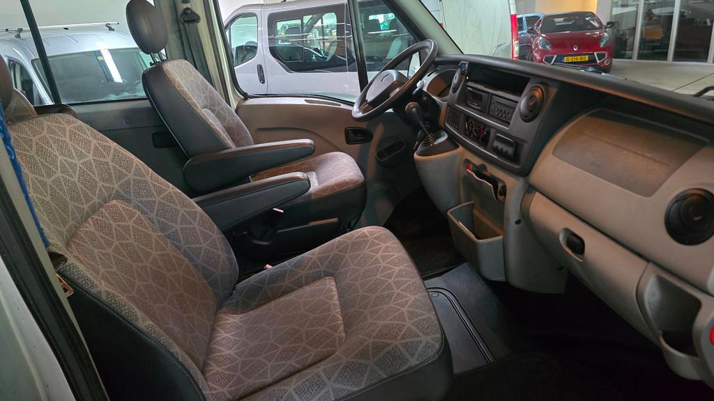 Renault Master T28 2.5 dCi L1H1 rolstoelbus alles automatisc, Auto's, 101 pk, Gebruikt, 4 cilinders, Renault