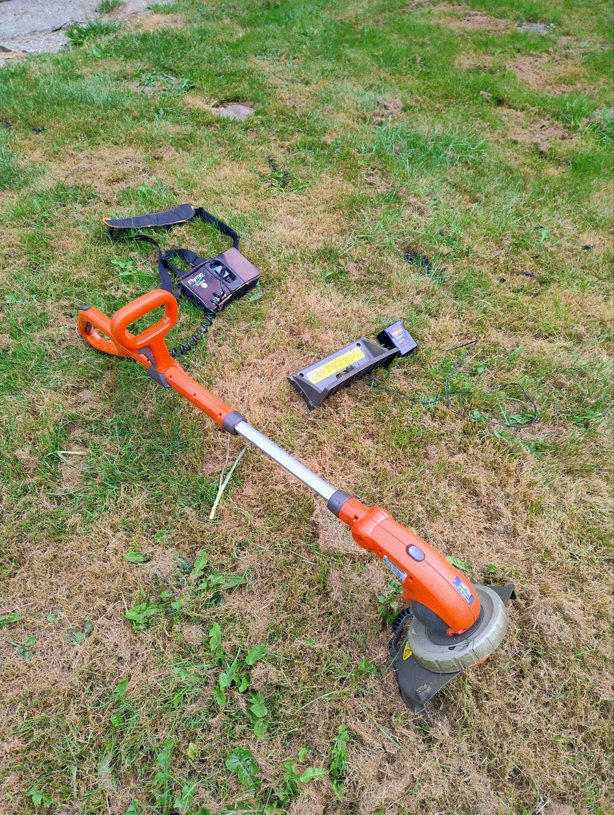 Flymo Sabre 24V Accu-grastrimmer met lader en accu, Ophalen, Gebruikt, Accu-grasmaaier, Flymo