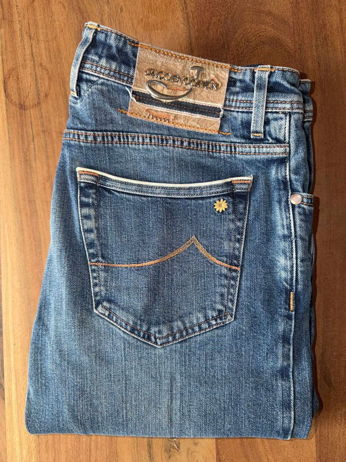 Jacob Cohen limited edition 688, Ophalen of Verzenden, Zo goed als nieuw, Blauw, W32 (confectie 46) of kleiner