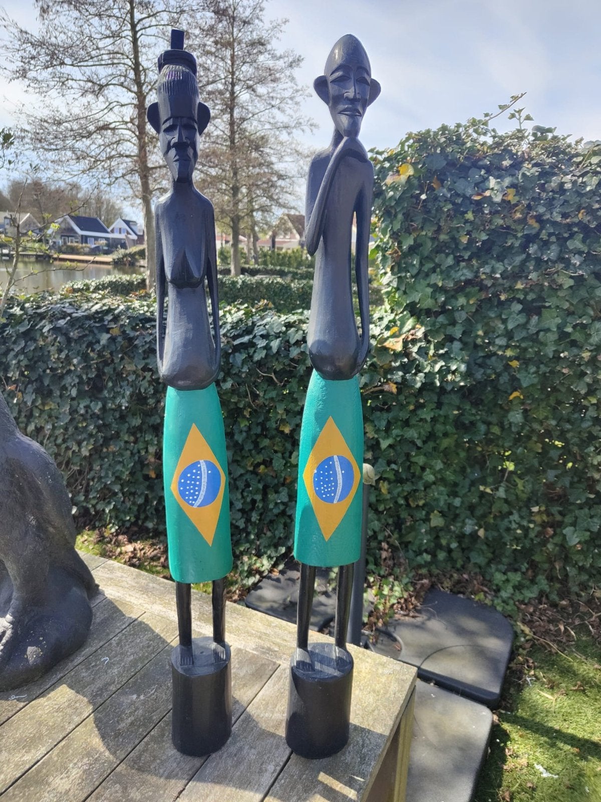 Houten Braziliaanse Beelden - Man en Vrouw, Antiek en Kunst, Kunst | Beelden en Houtsnijwerken, Ophalen, Handgemaakt, 1 meter - 2 meter