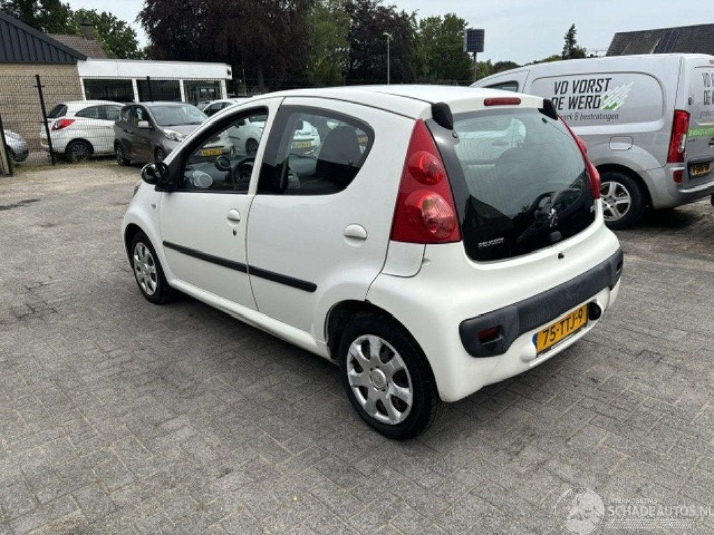 Peugeot 107 1.0 12v 5-drs airco (bj 2012), Webaccessibility@stellantis.com, Overige carrosserieën, Stellantis N.V., Handgeschakeld