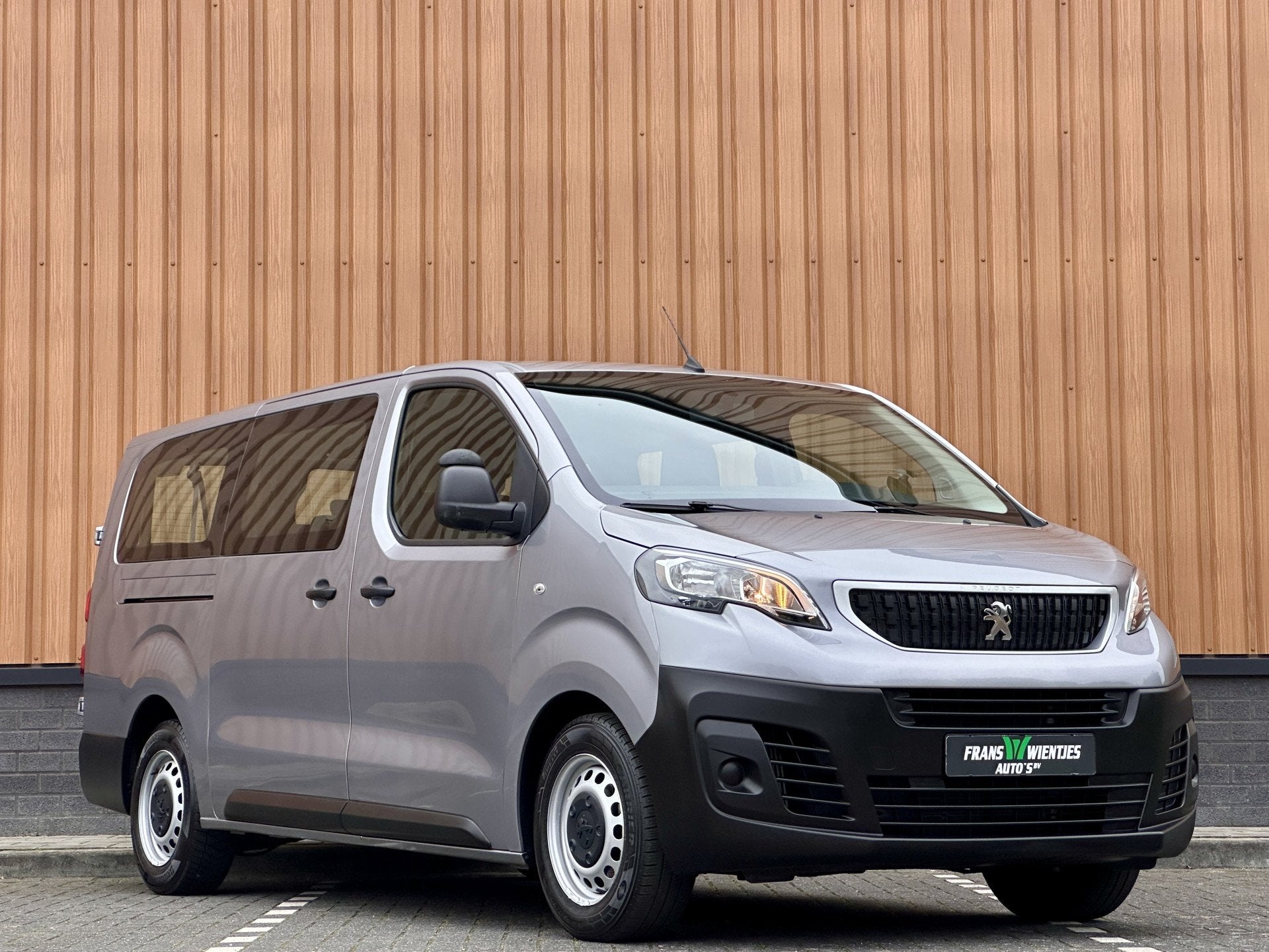 Peugeot Expert Traveller 8P 1.5 BlueHDi 120 Business Long S&, Voorwielaandrijving, Stof, Gebruikt, 8 stoelen