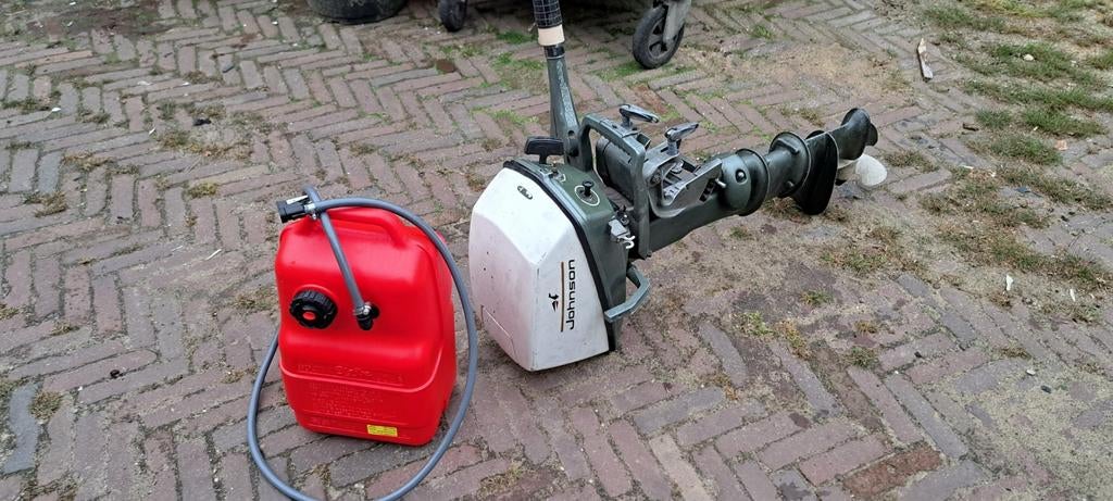 Johnson Buitenboordmotor 6pk CDL24D met brandstoftank, Ophalen of Verzenden, Gebruikt, Motor en Techniek, Zeilboot of Motorboot