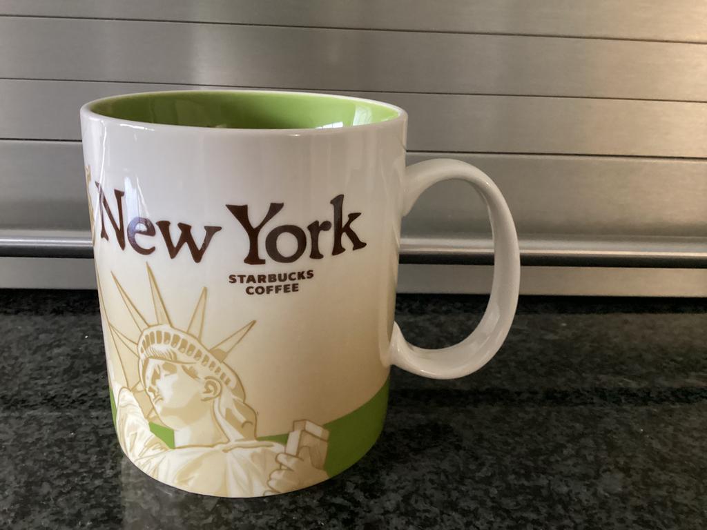 Diversen starbucks mokken collerters en city mugs, Ophalen of Verzenden, Zo goed als nieuw, Overige stijlen, Kop(pen) en/of Schotel(s)