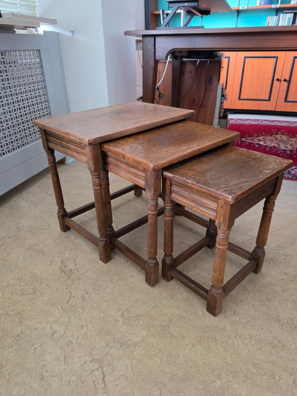 Set van 3 eikenhouten bijzettafels, Antiek en Kunst, Ophalen