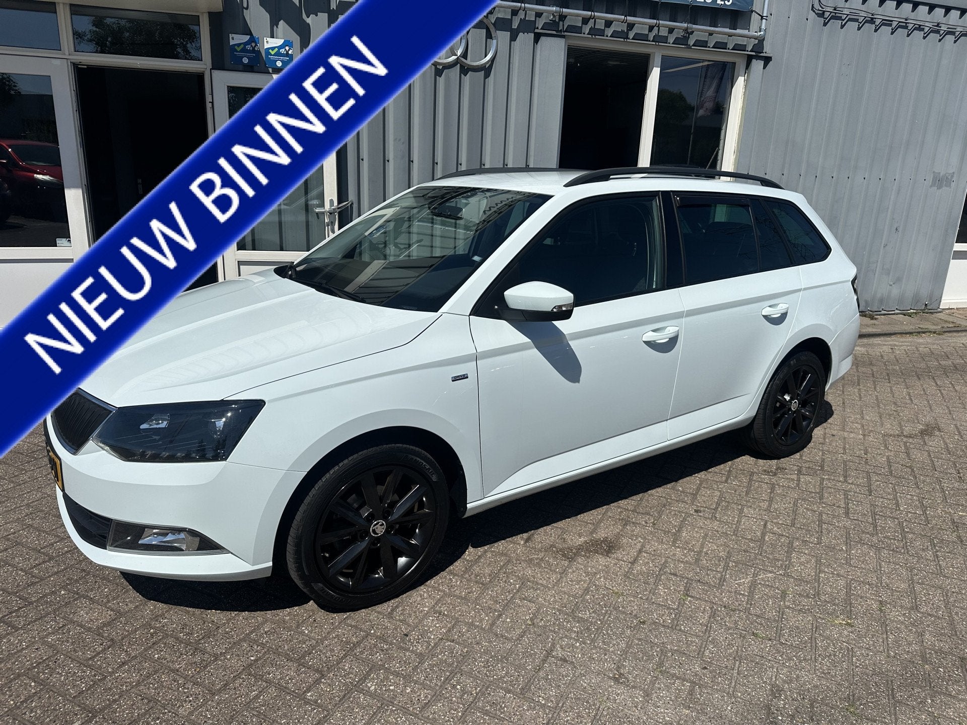 Skoda Fabia Combi 1.2 TSI Drive (bj 2017), Auto's, Stof, 4 cilinders, Wit, Origineel Nederlands