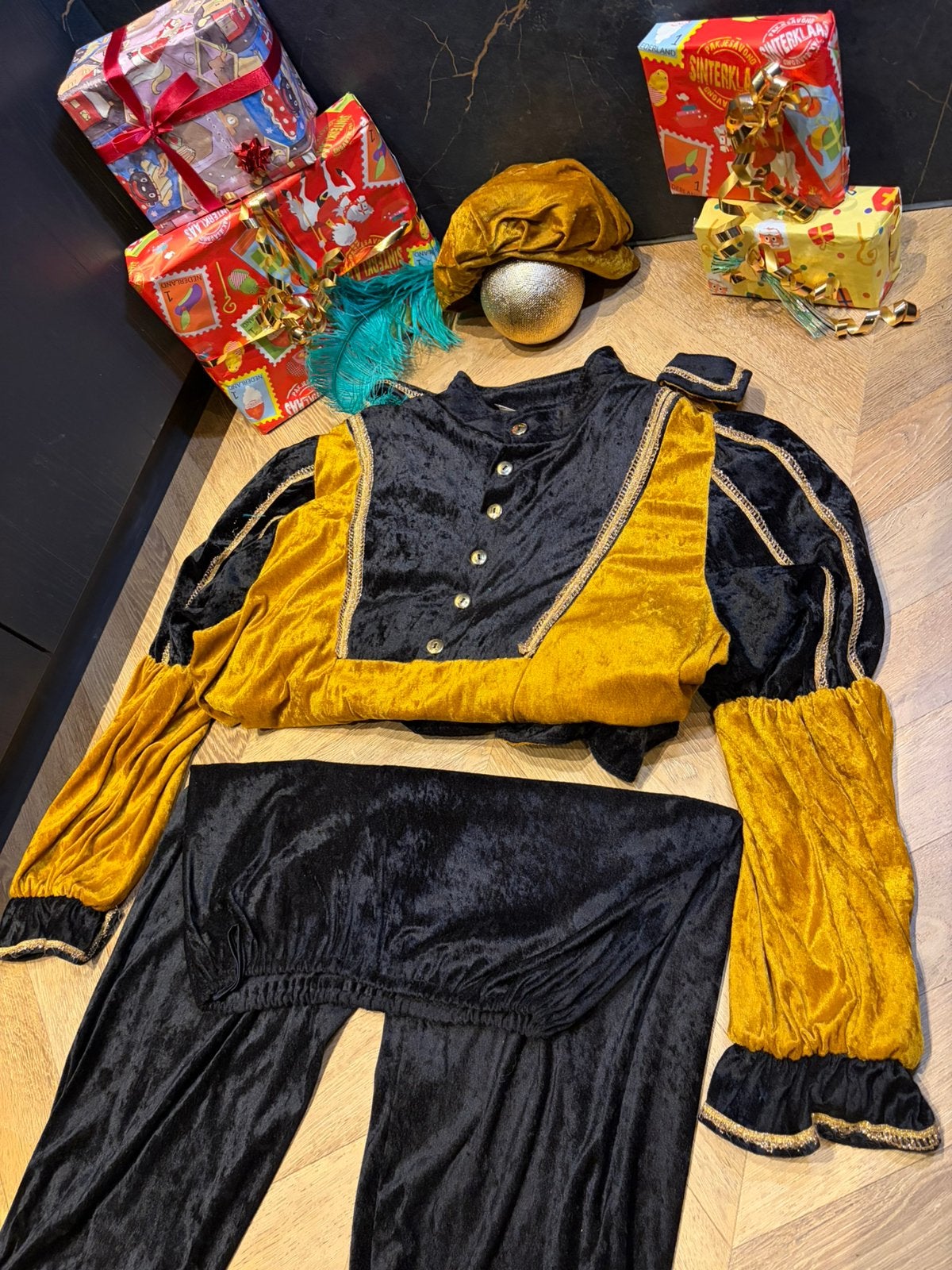Pietenpak goud zwart maat xxl luxe handwerk sinterklaas set, Diversen, Ophalen of Verzenden, Zo goed als nieuw
