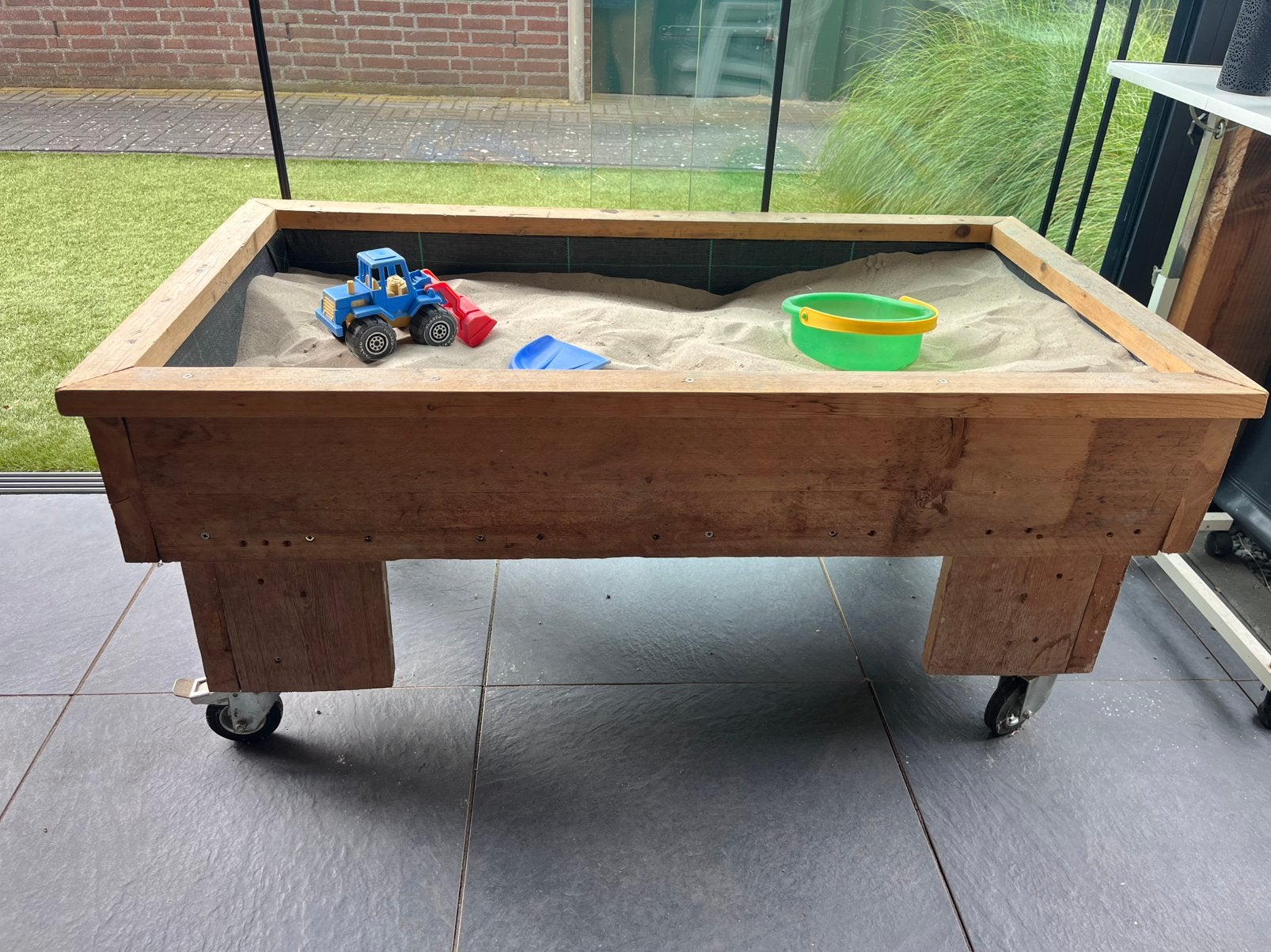 Zandtafel verrijdbaar, Ophalen, Zo goed als nieuw