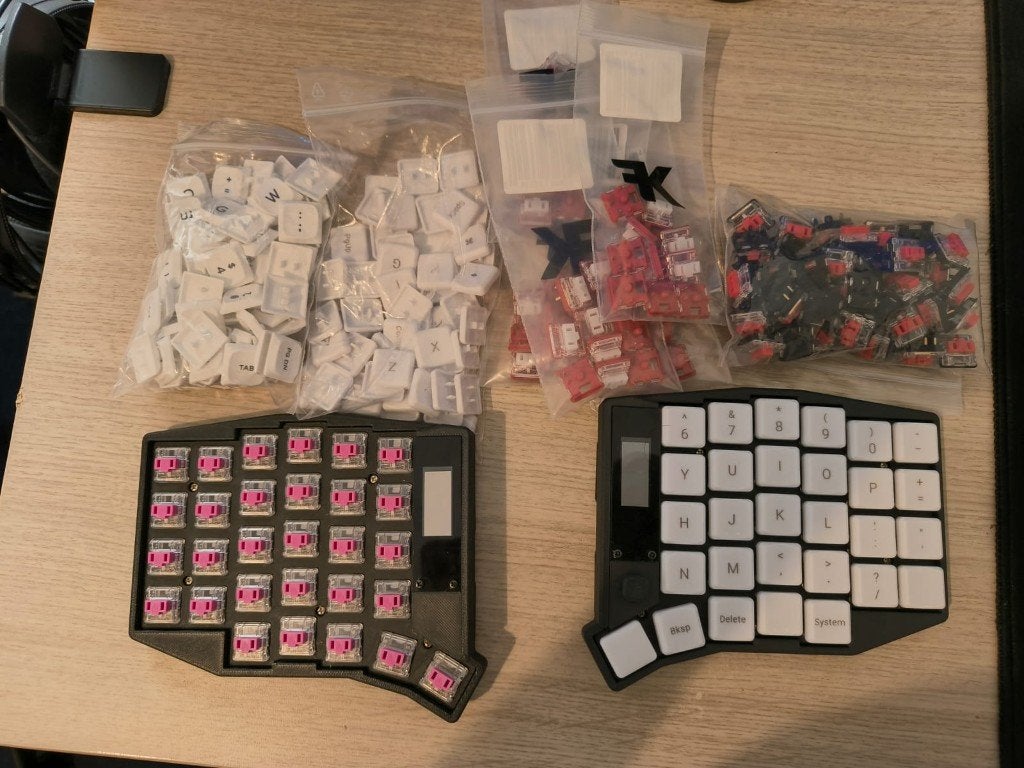 PandaKB sofle split wireless keyboard met extra switchs+caps, Multimediatoetsen, Nieuw, Ophalen of Verzenden, Draadloos