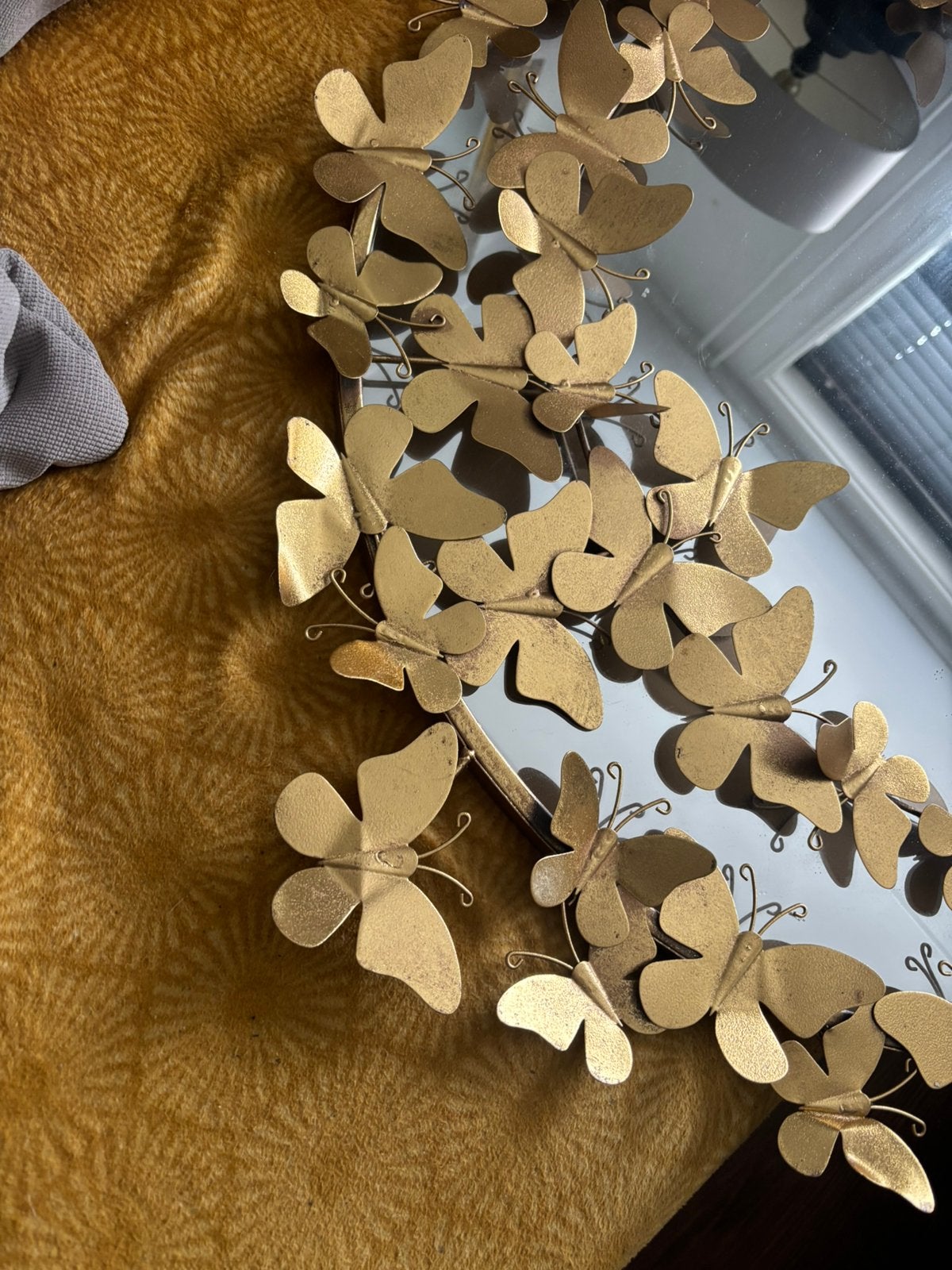 Gouden vlinders spiegel rond trendy spiegel, Huis en Inrichting, Ophalen, Minder dan 50 cm, Rond, Zo goed als nieuw