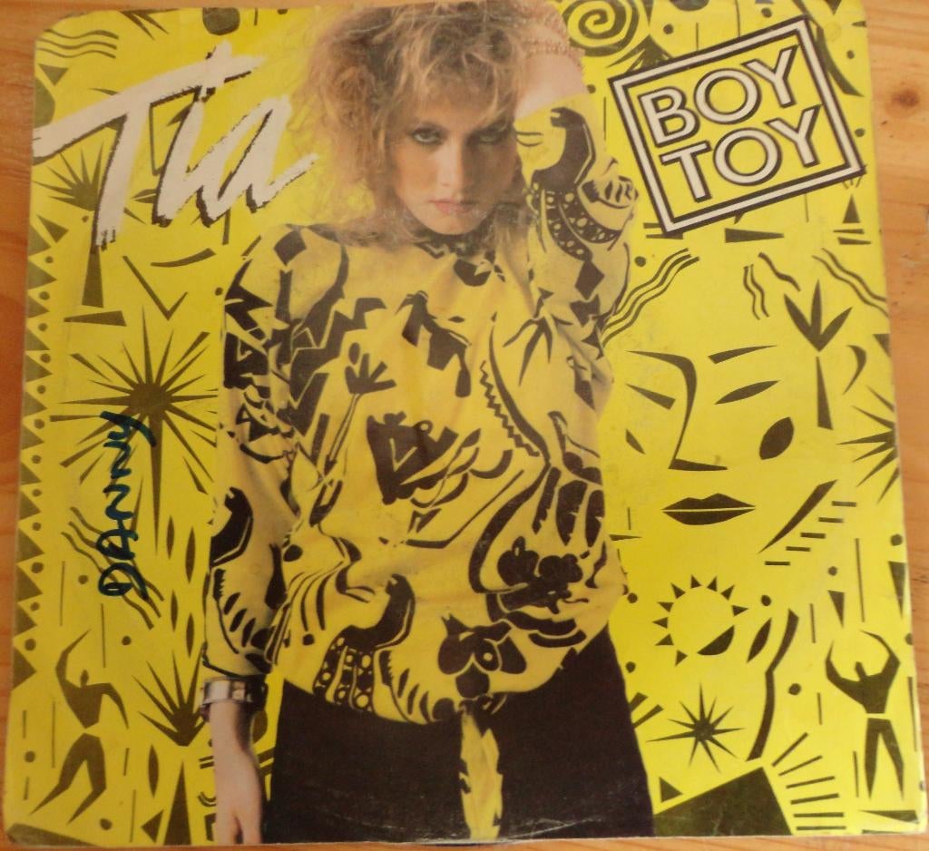 TIA > Boy Toy, Ophalen of Verzenden, Gebruikt, Pop