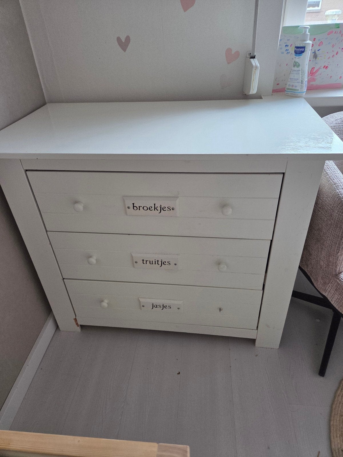 Witte commode/kast met 3 lades. Af te halen in Oud Gastel, Gebruikt, Minder dan 75 cm, Minder dan 50 cm, Commode