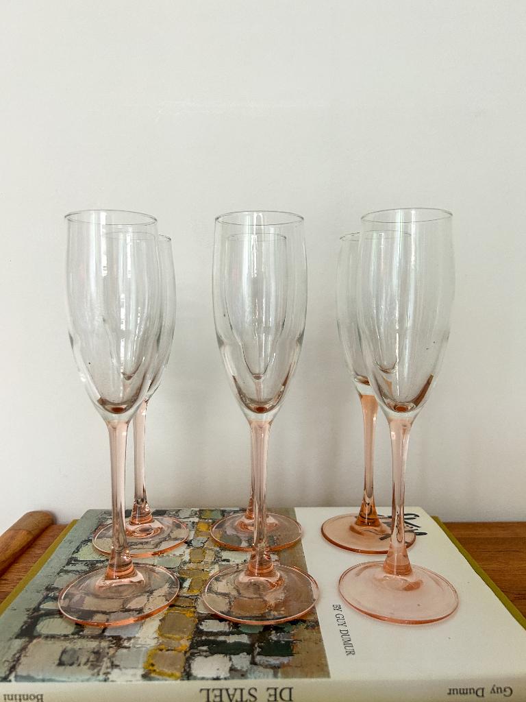 6x vintage champagneglas roze voet luminarc france, Verzamelen, Glas en Borrelglaasjes, Ophalen of Verzenden, Zo goed als nieuw