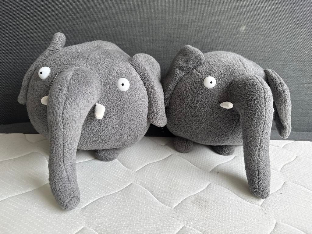 Twee schattige olifantenknuffels - Lijken op Ollie, Kinderen en Baby's, Speelgoed | Knuffels en Pluche, Ophalen of Verzenden, Zo goed als nieuw
