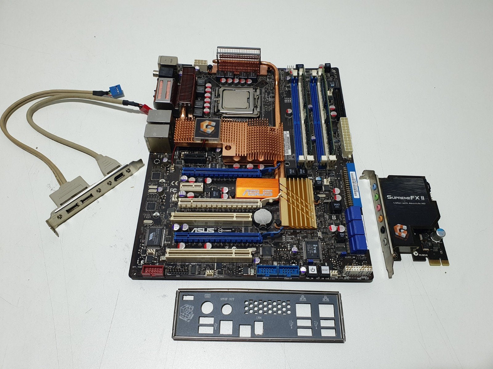 ASUS Maximus Extreme LGA775 Moederbord Set + Intel E8200, Computers en Software, ., Zo goed als nieuw, DDR2, .