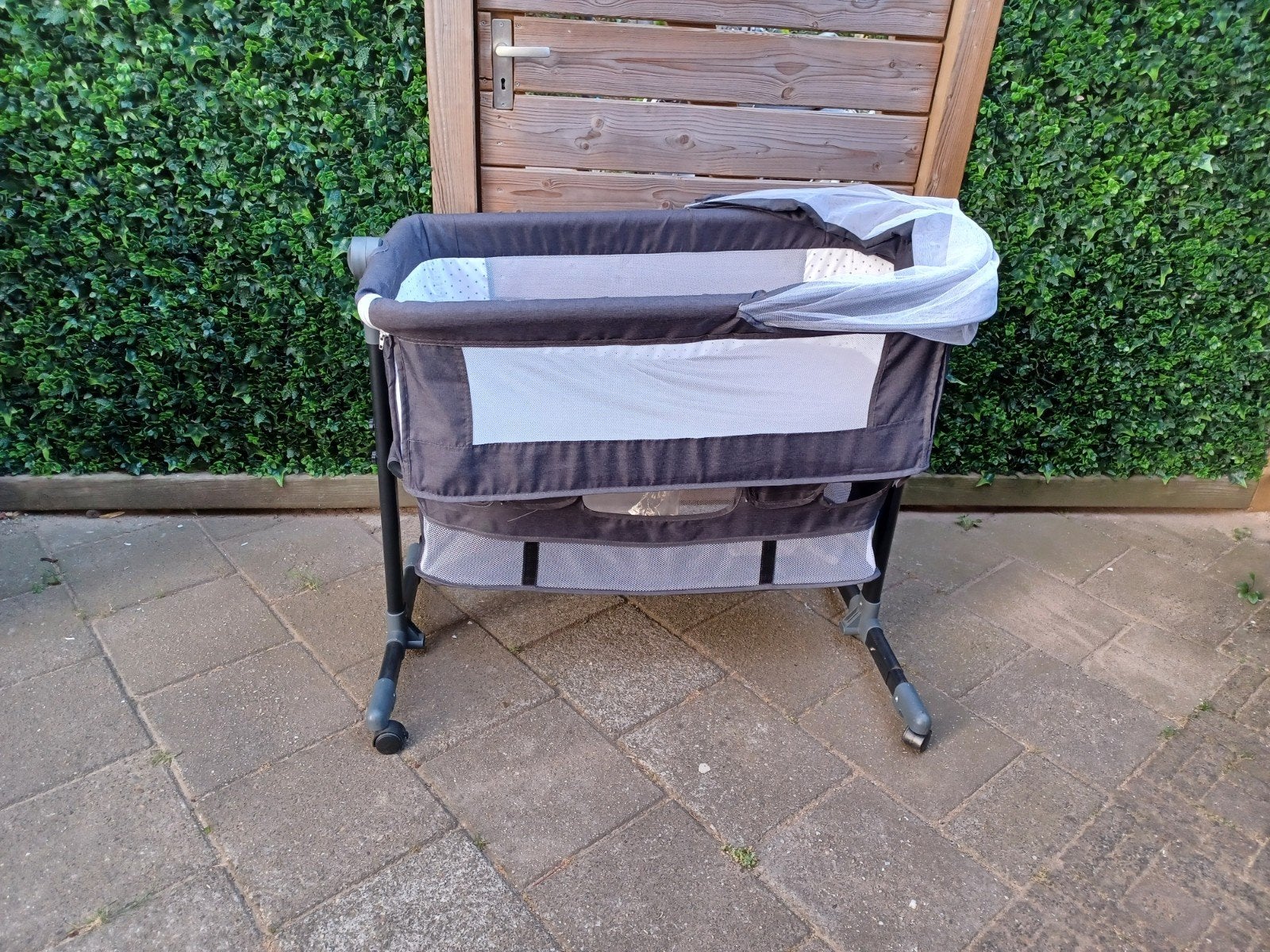 Co-sleeper met horretje op wieltjes, Ophalen, Wieg