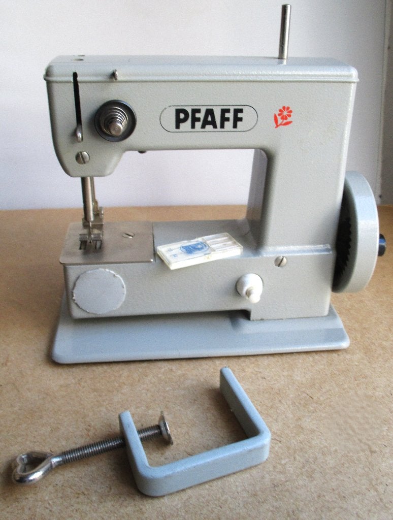 Naaimachine Vintage PFAFF met Draagtas - Kinderformaat, Ophalen of Verzenden