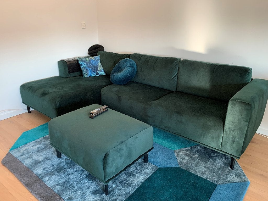 Te koop 4x6 sofa hoekbank donkergroen velours + hocker, Ophalen, Hoekbank, 300 cm of meer, Zo goed als nieuw