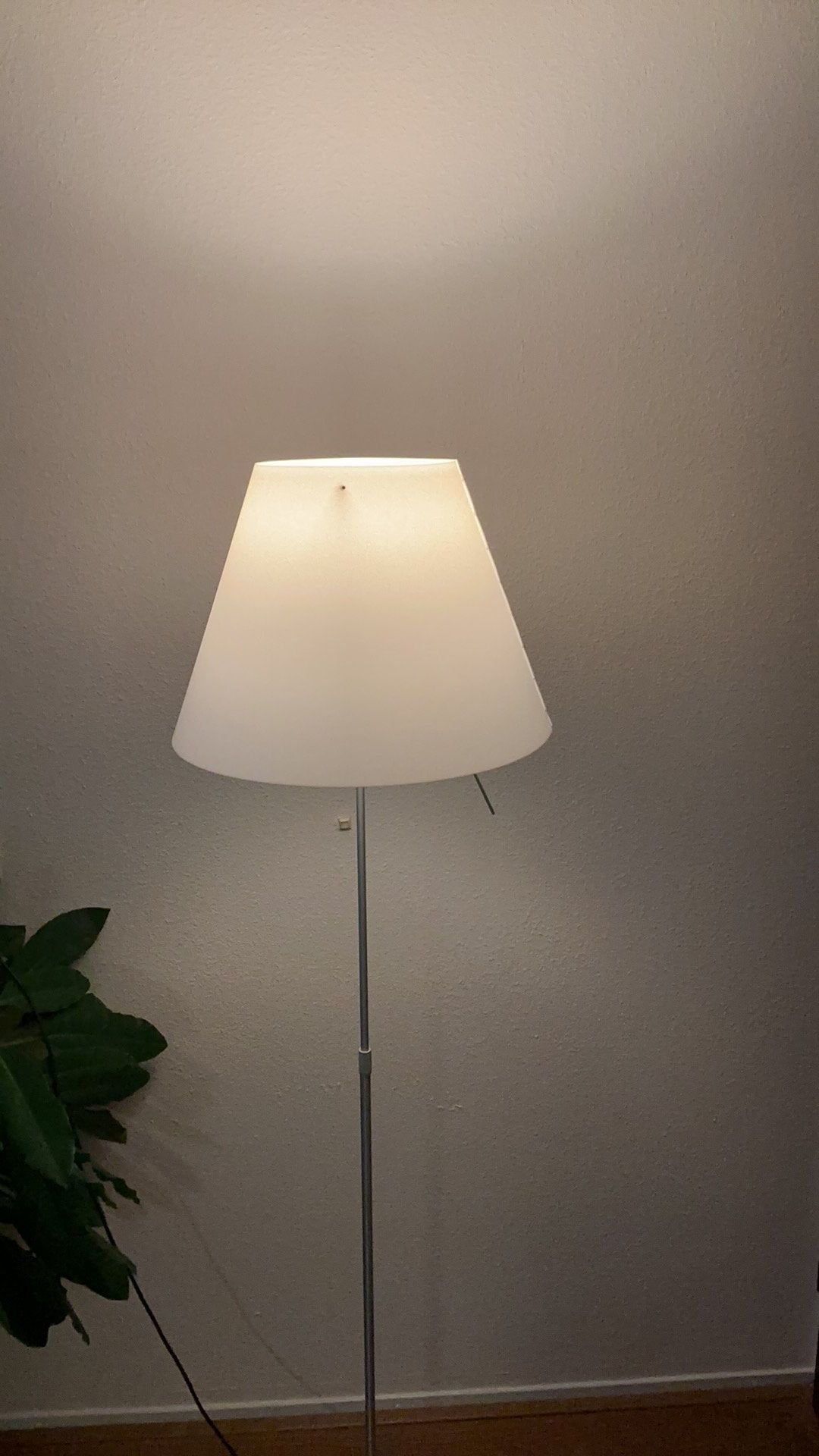 Prachtige dimbare Luceplan lamp met kunststofkap, Ophalen, Zo goed als nieuw, Kunststof, 150 tot 200 cm